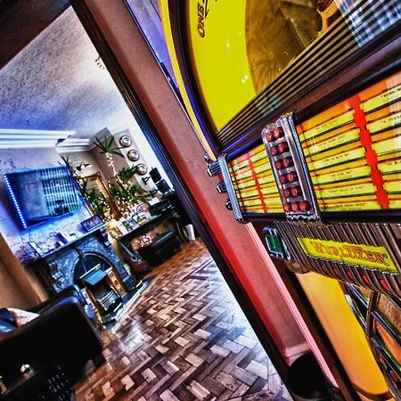 The Caribbean Hotel Донкастър Екстериор снимка