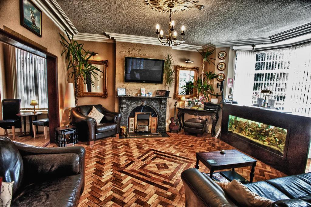 The Caribbean Hotel Донкастър Екстериор снимка